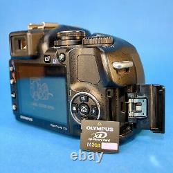 OLYMPUS SP-570UZ Retro Digital Camera With 2GB Memory Card & AA Batteries