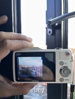 Olympus VG-170 14.0MP Digital Camera White (S16)